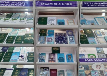 “Ma’naviyat millat ko‘zgusi” nomli kitob-rasmli ko‘rgazmasi yangi adabiyotlar bilan boyitildi