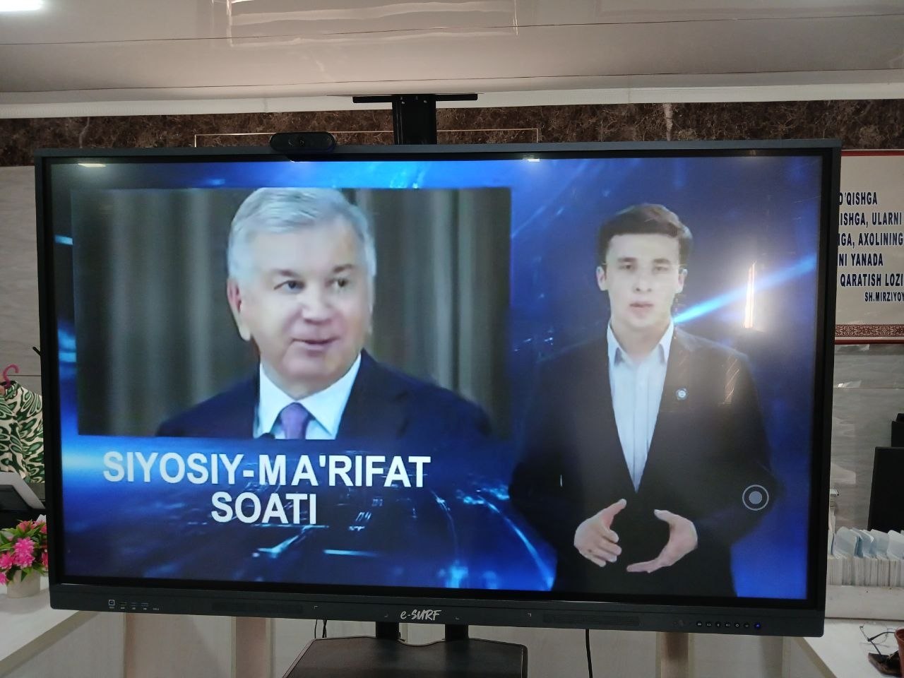 “Siyosiy-ma’rifat soati”